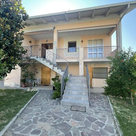 Oasi Di Relax Apartamento Santa Maria di Scacciano Exterior foto