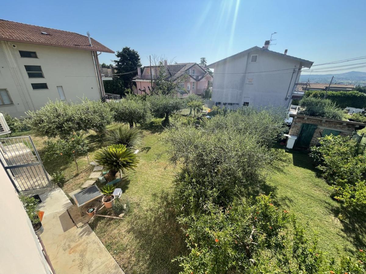 Oasi Di Relax Apartamento Santa Maria di Scacciano Exterior foto
